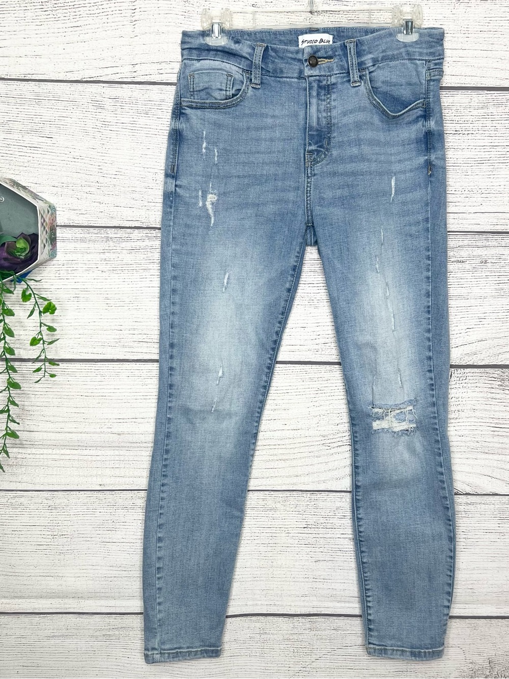 Studio Blue Light Wash Distressed Skinny Jeans Size 28